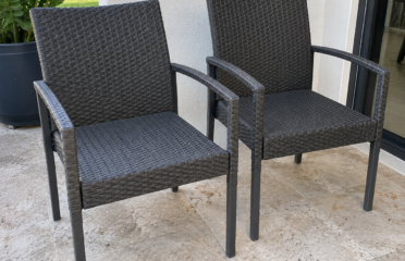 2 Outdoor Patio Chairs